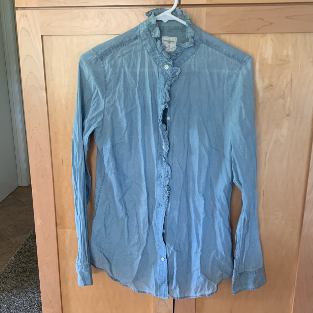 Thin chambray top with ruffles size small